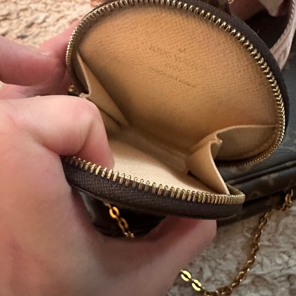 LOUIS VUITTON  MULTI POCHETTE - Picture 17 of 17